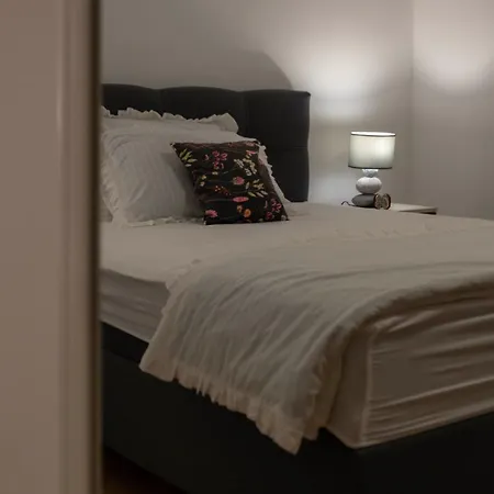 Etna Apartman *