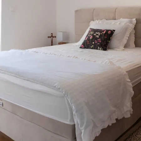 Etna Apartman