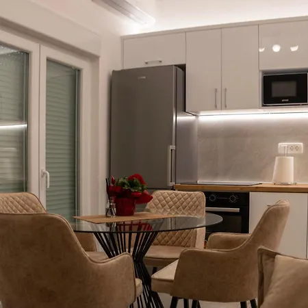 Etna Apartman *