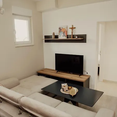 Apartman Etna *